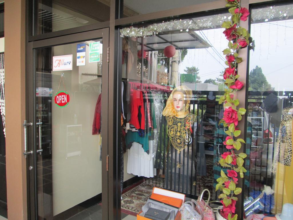 Allure Guest House Bandung Exterior photo